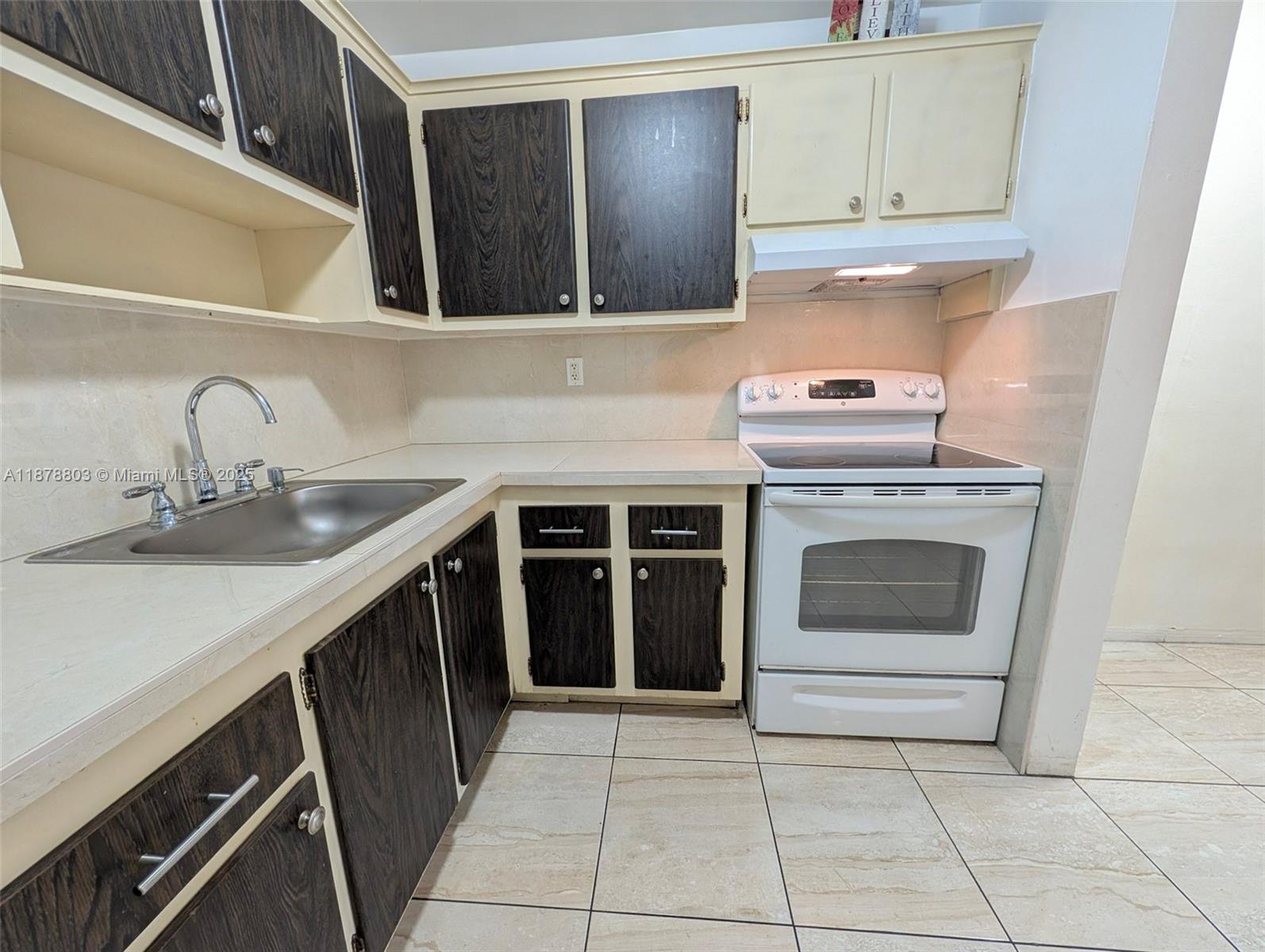 MIAMI GARDENS ESTATES SEC - Residential Lease