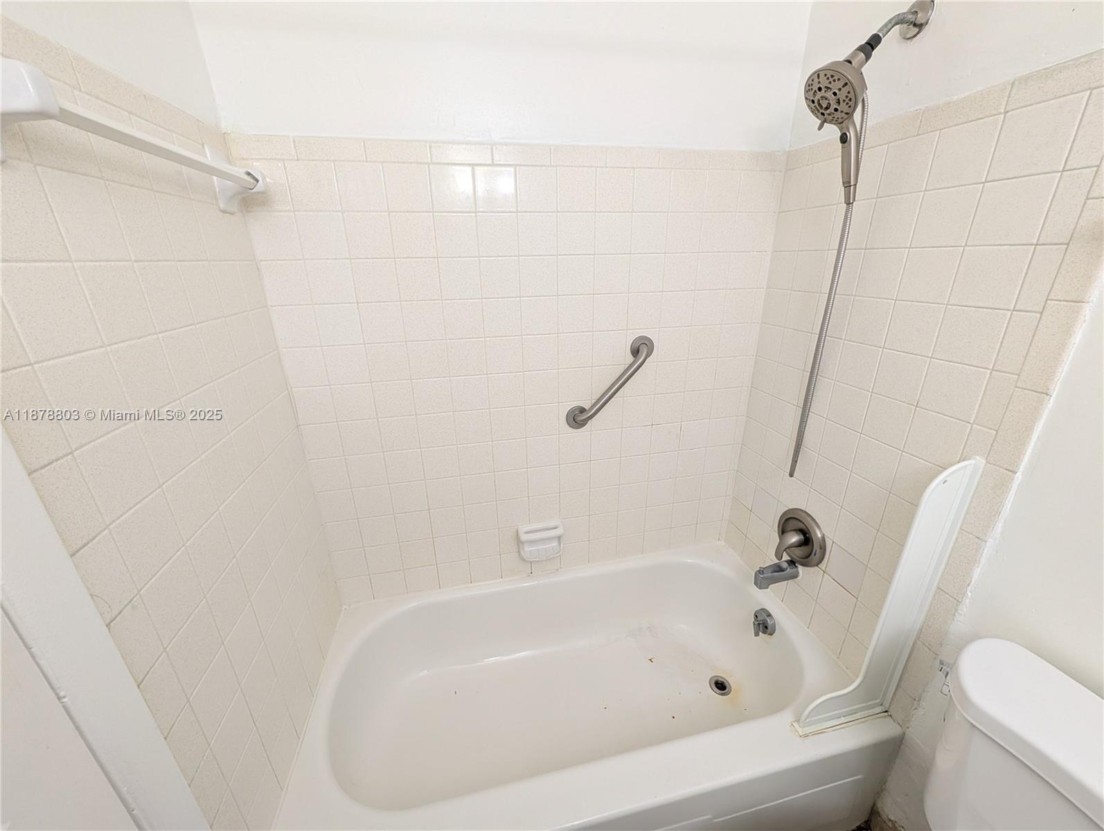 MIAMI GARDENS ESTATES SEC - Residential Lease