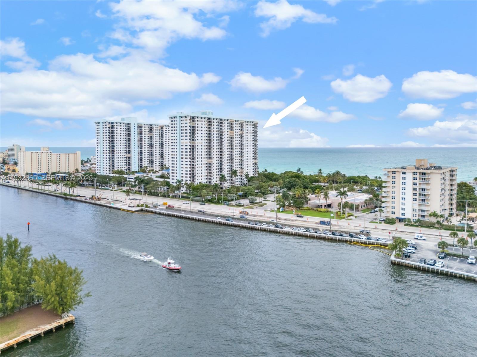 SUMMIT CONDO - Residential