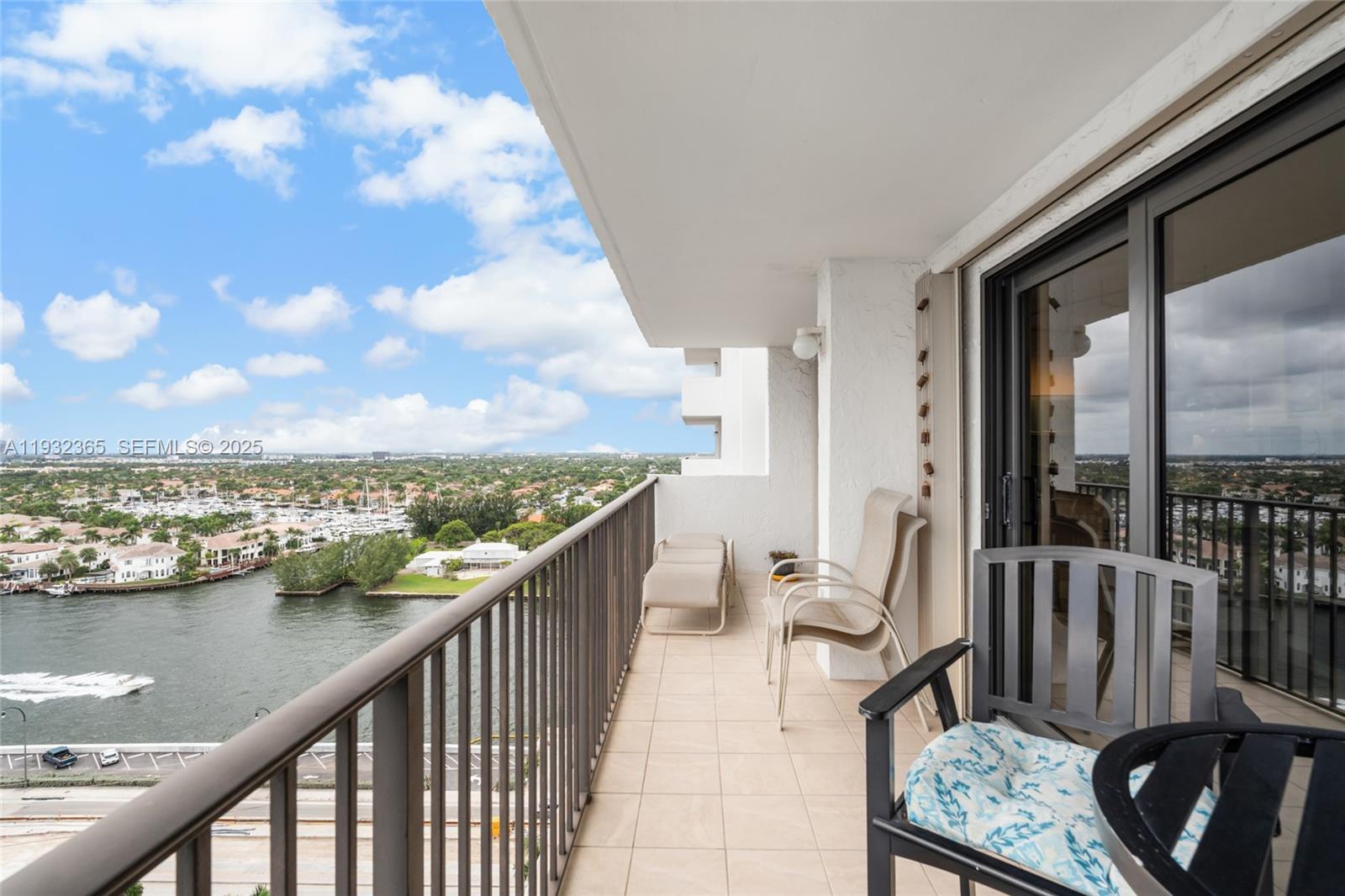 SUMMIT CONDO - Residential