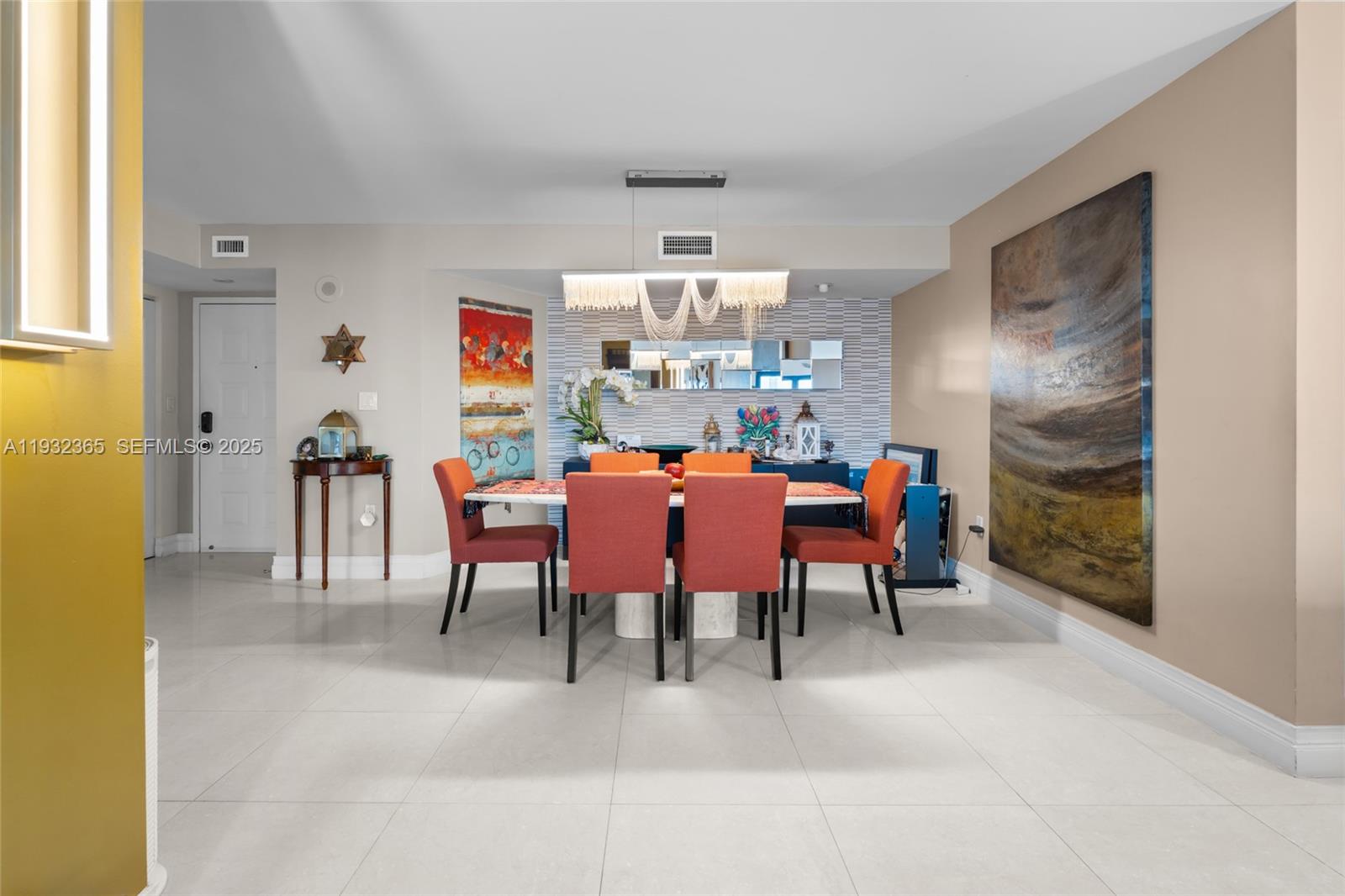 SUMMIT CONDO - Residential