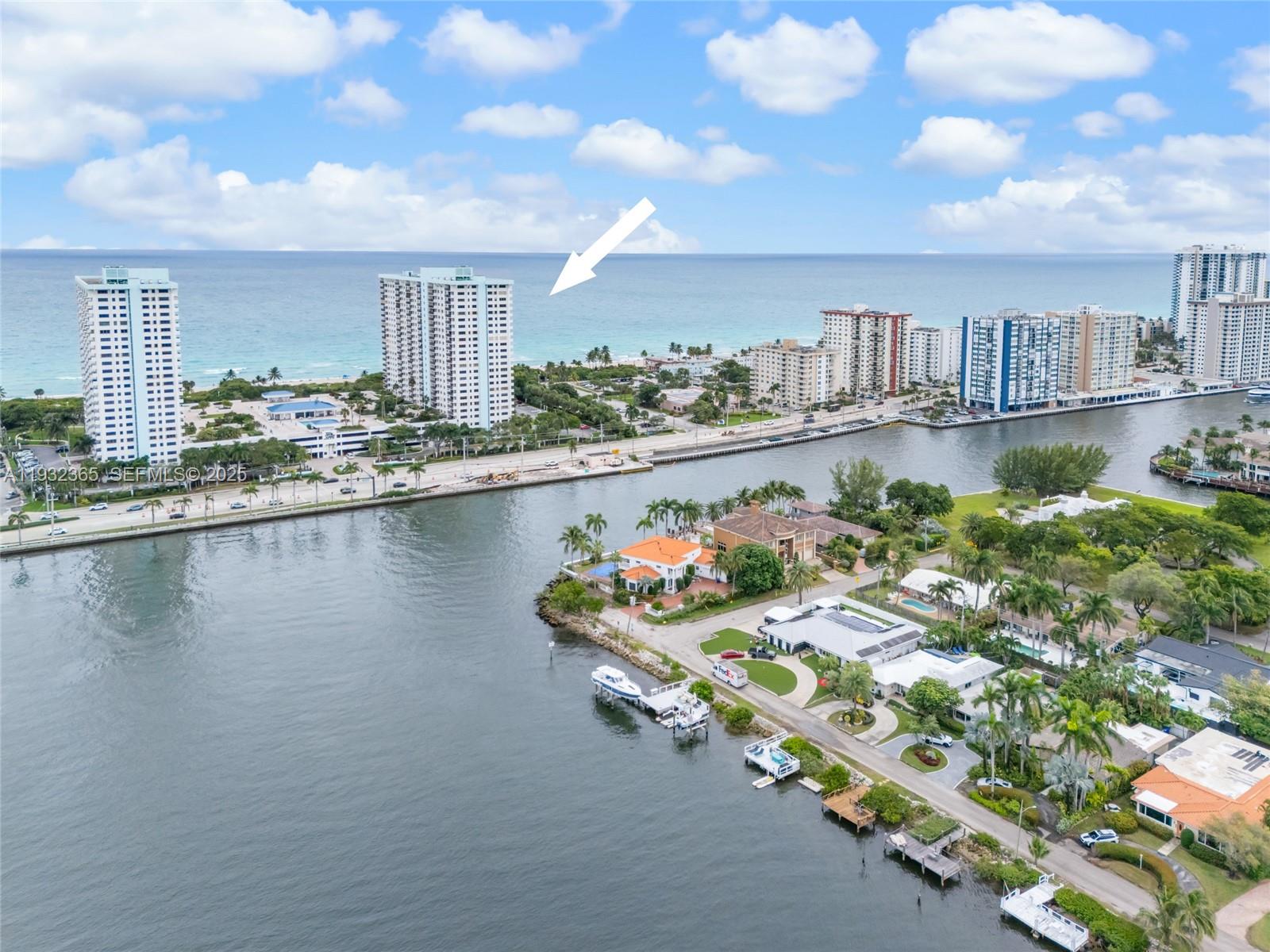 SUMMIT CONDO - Residential