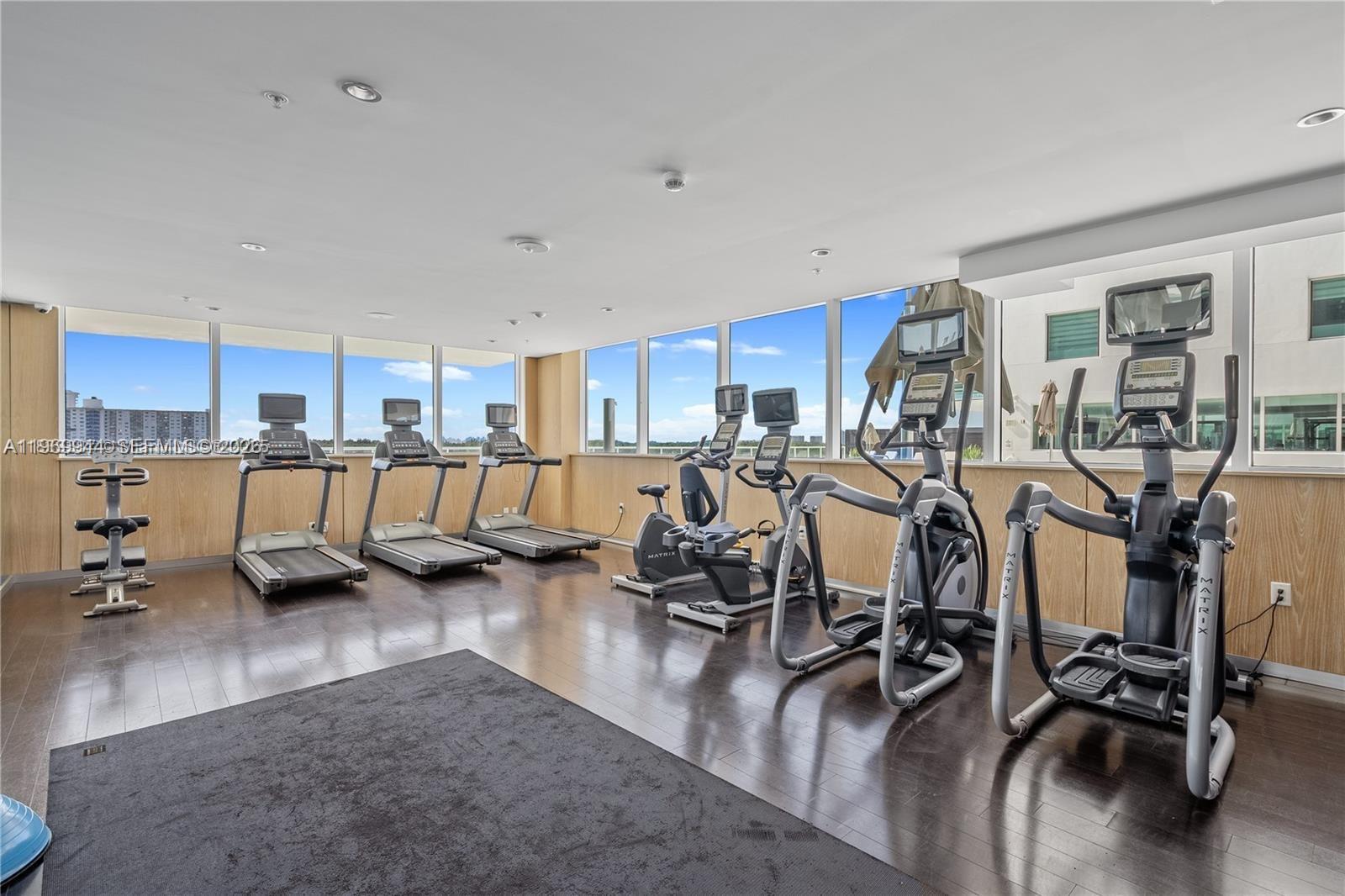 400 SUNNY ISLES CONDO WES - Residential