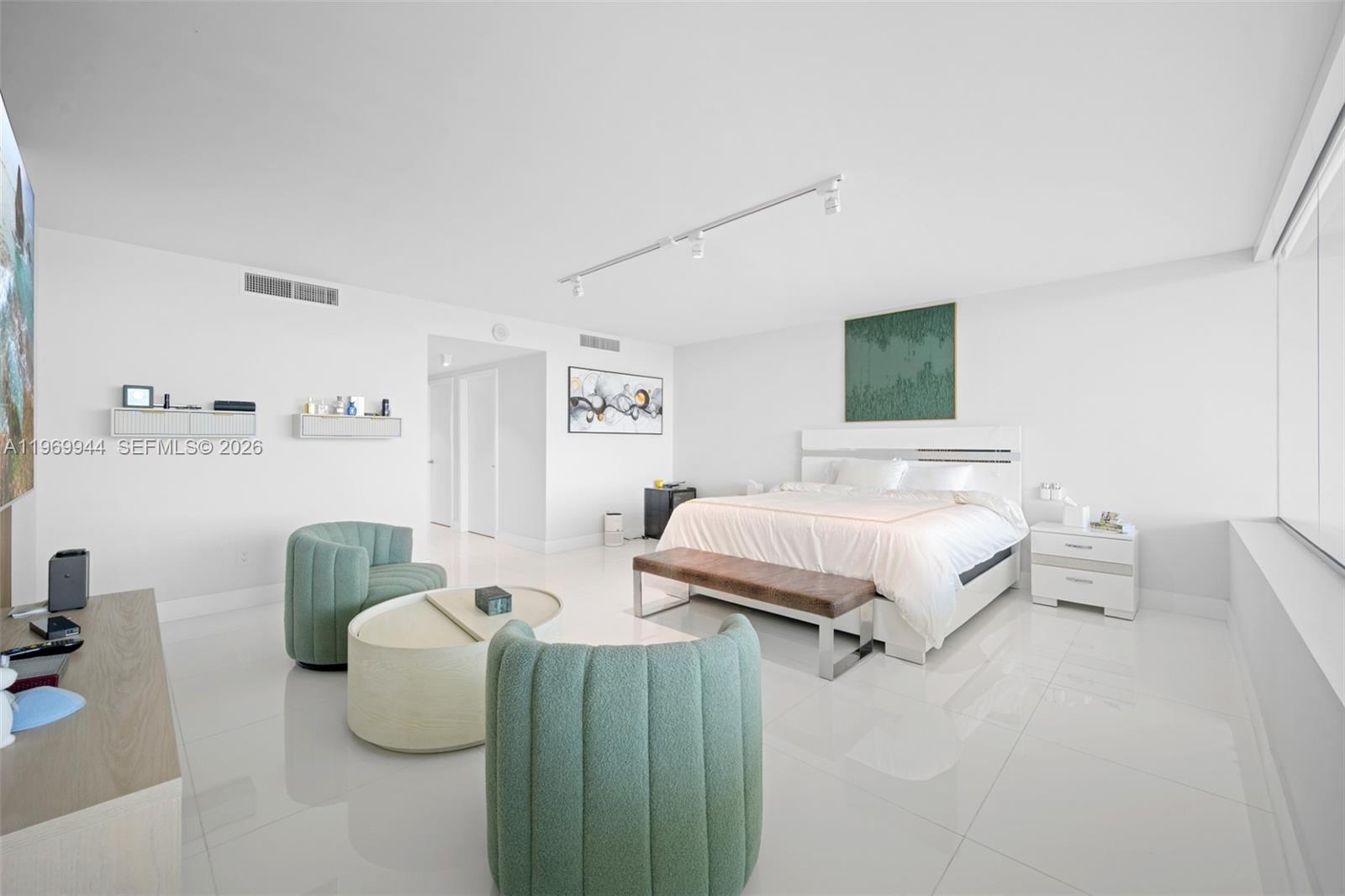 400 SUNNY ISLES CONDO WES - Residential