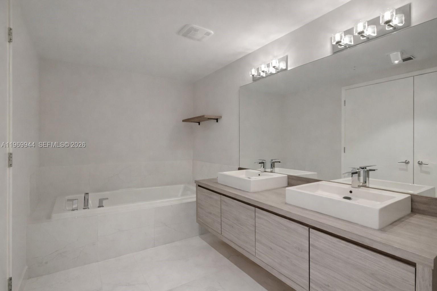 400 SUNNY ISLES CONDO WES - Residential