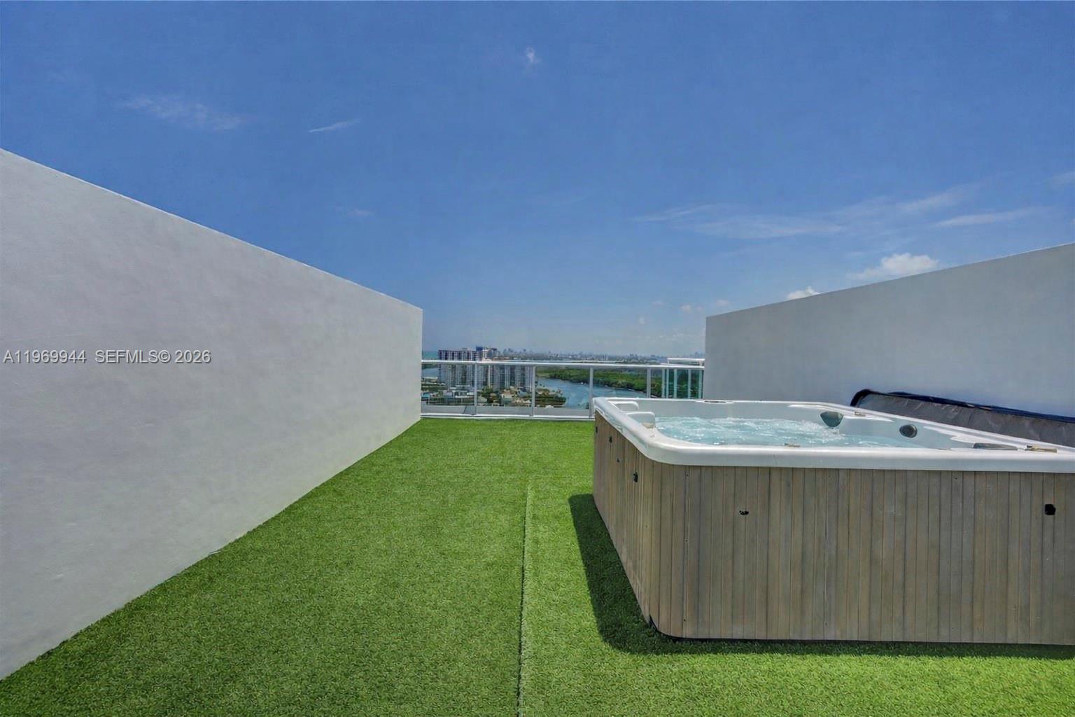 400 SUNNY ISLES CONDO WES - Residential