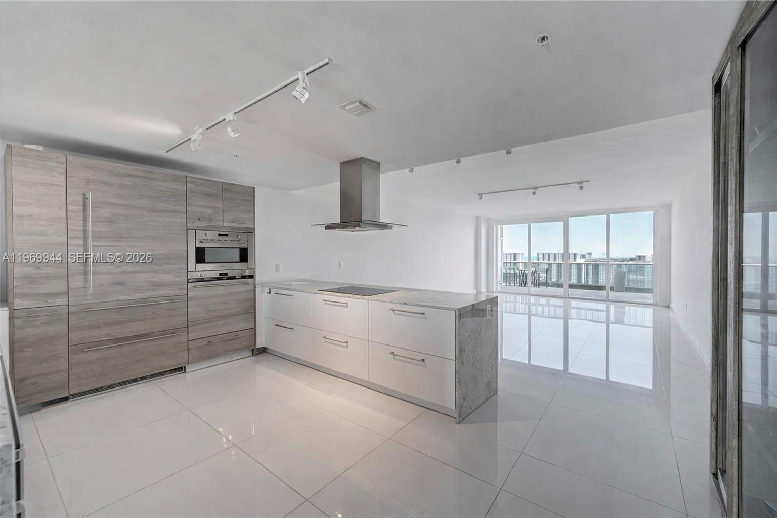 400 SUNNY ISLES CONDO WES - Residential