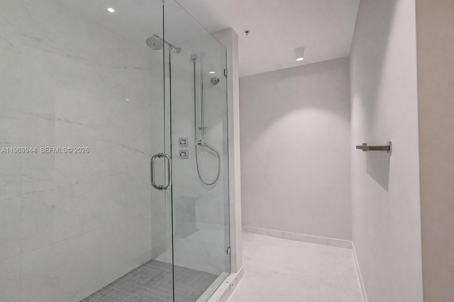 400 SUNNY ISLES CONDO WES - Residential