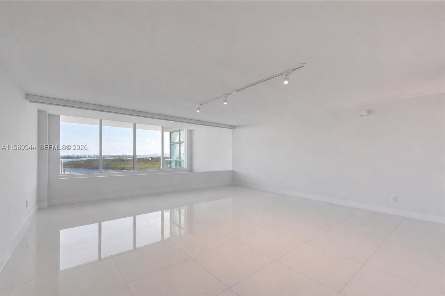 400 SUNNY ISLES CONDO WES - Residential