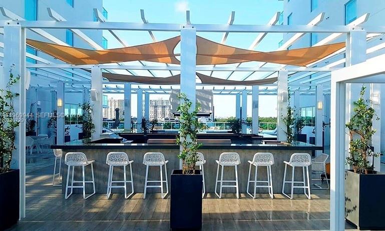 400 SUNNY ISLES CONDO WES - Residential
