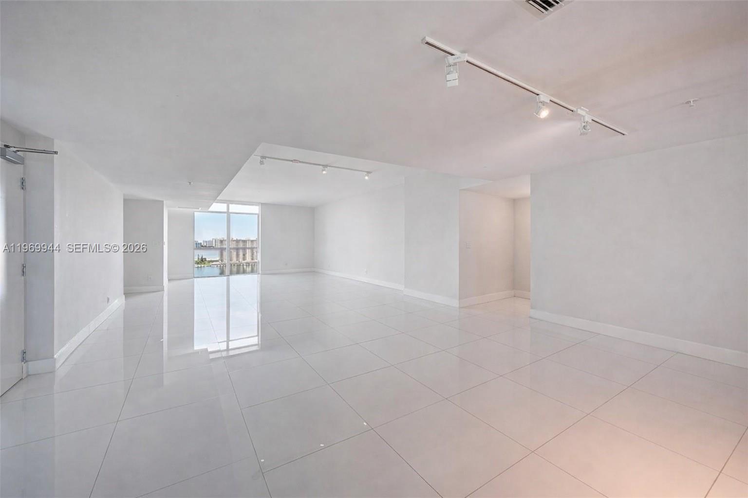 400 SUNNY ISLES CONDO WES - Residential