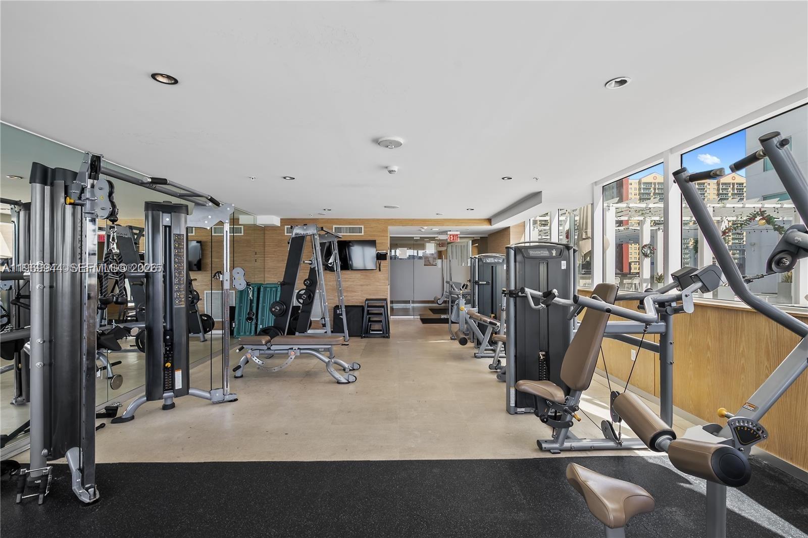 400 SUNNY ISLES CONDO WES - Residential