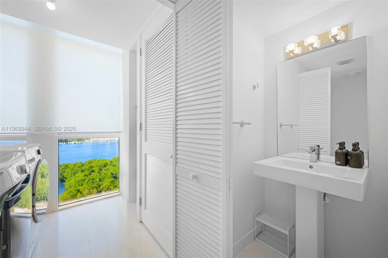 400 SUNNY ISLES CONDO WES - Residential