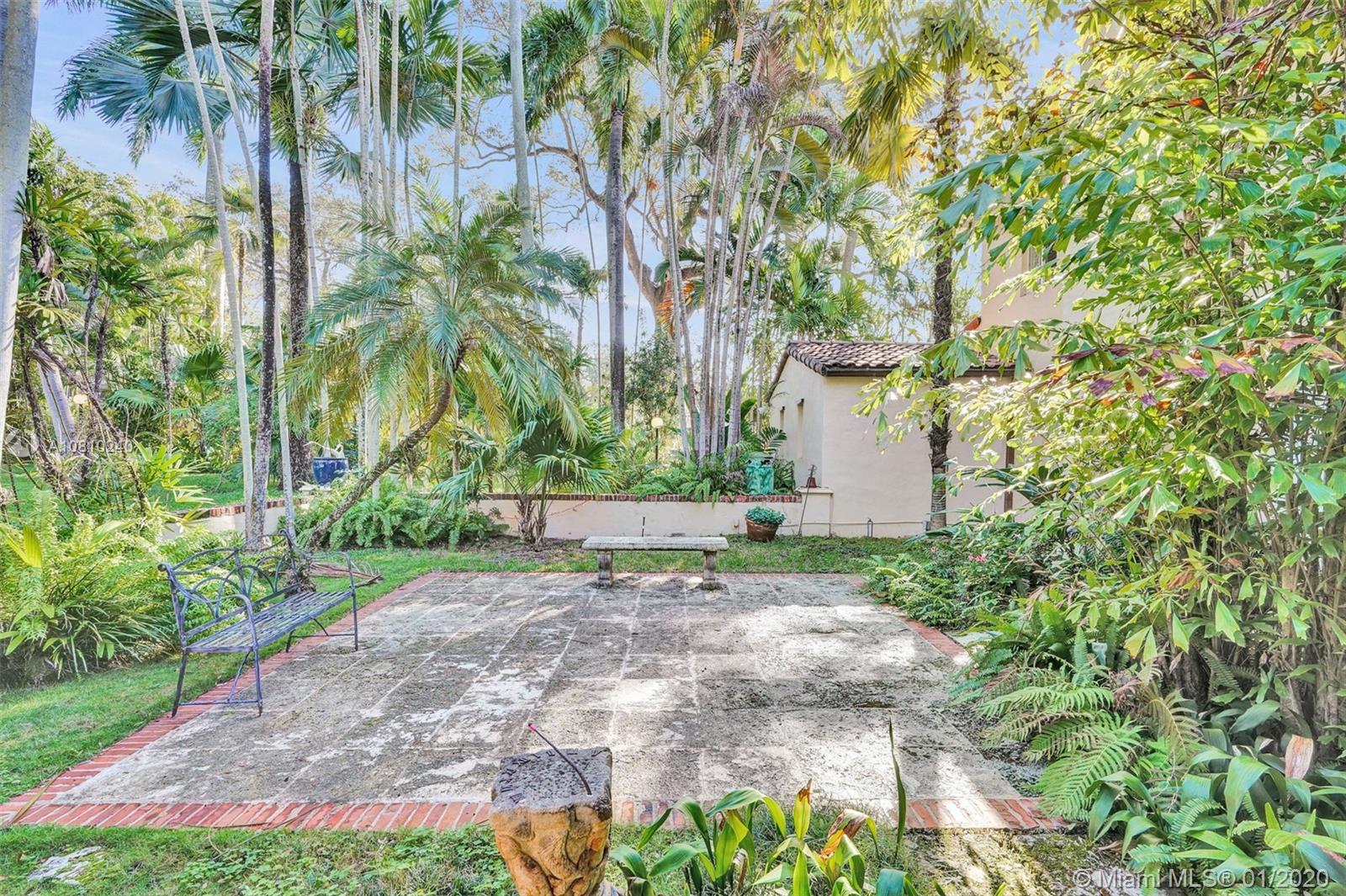 COLEE HAMMOCK - Land