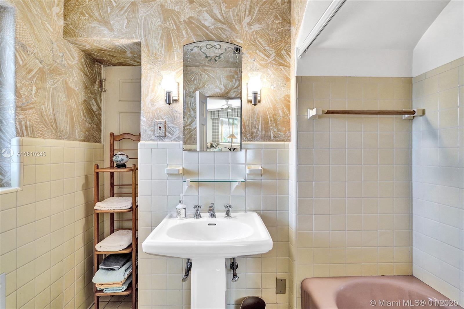 COLEE HAMMOCK - Land