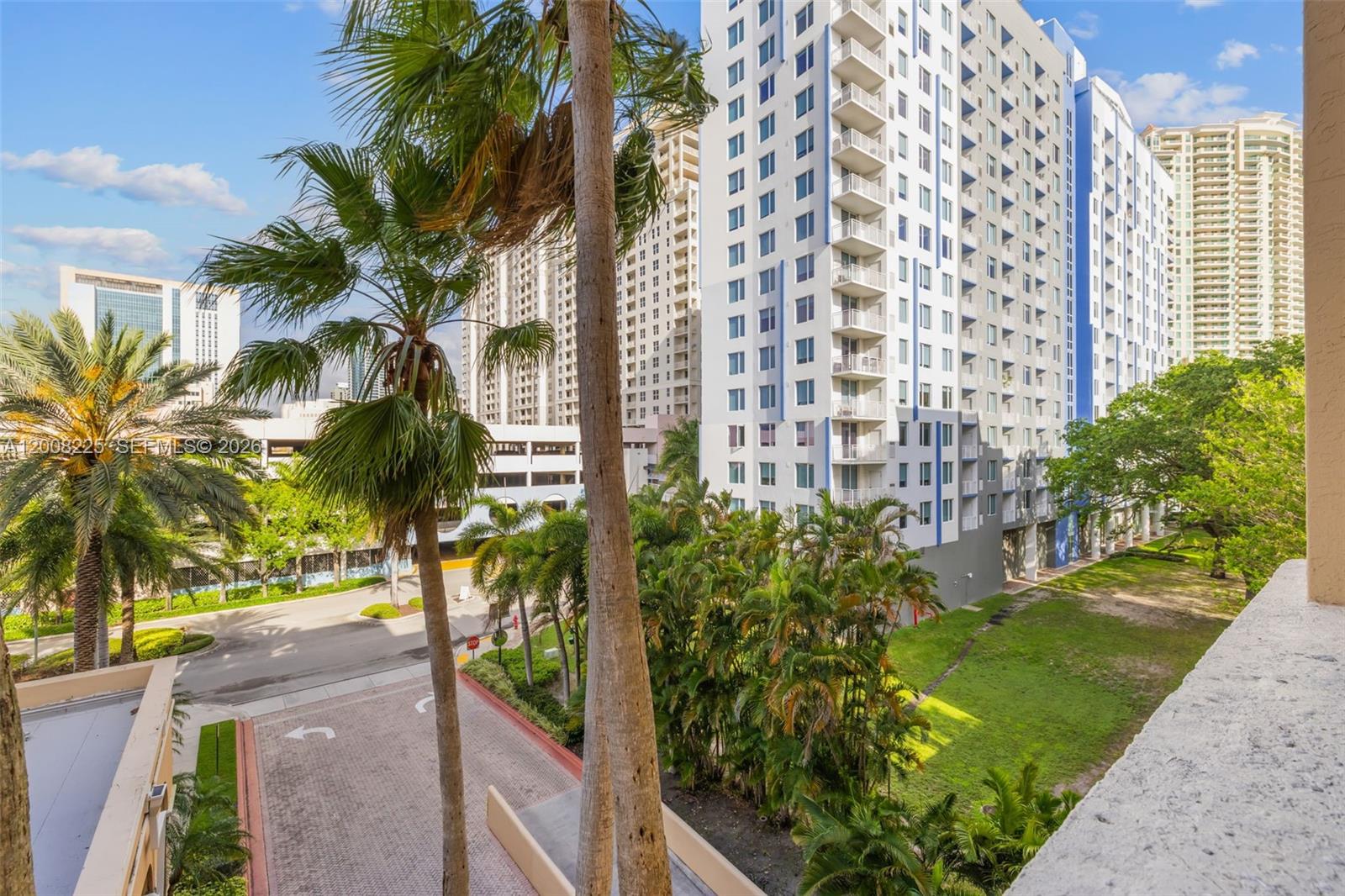 LAS OLAS BY THE RIVER CON - Residential