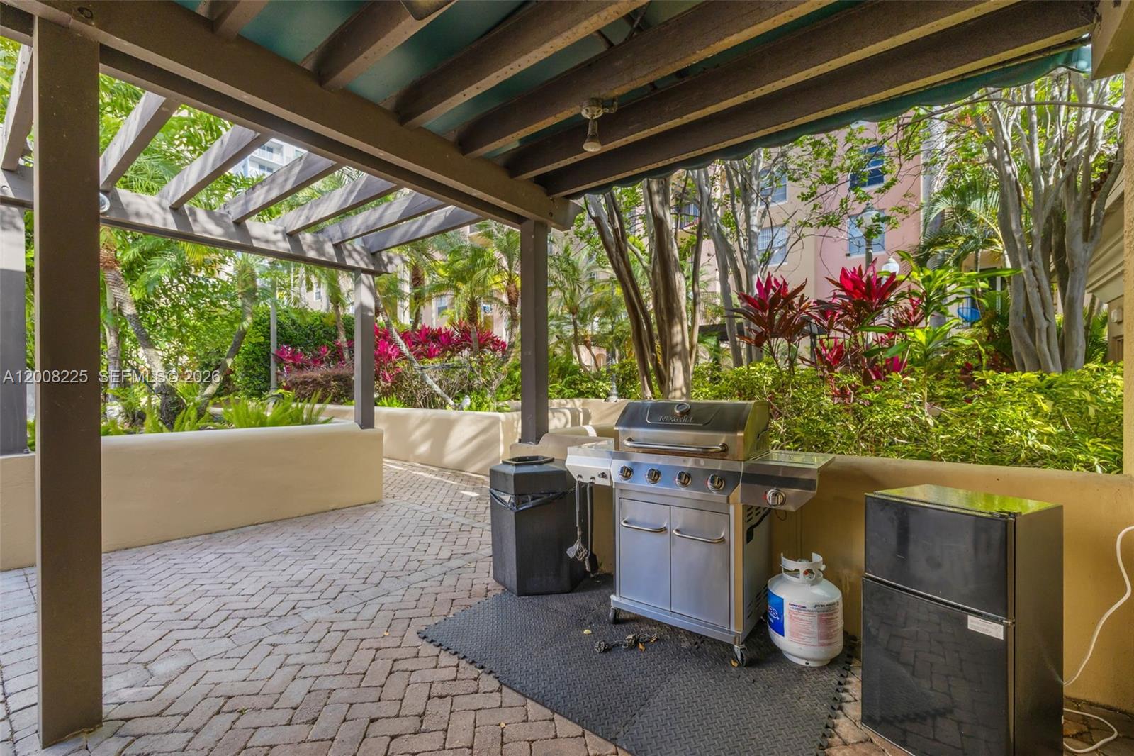 LAS OLAS BY THE RIVER CON - Residential