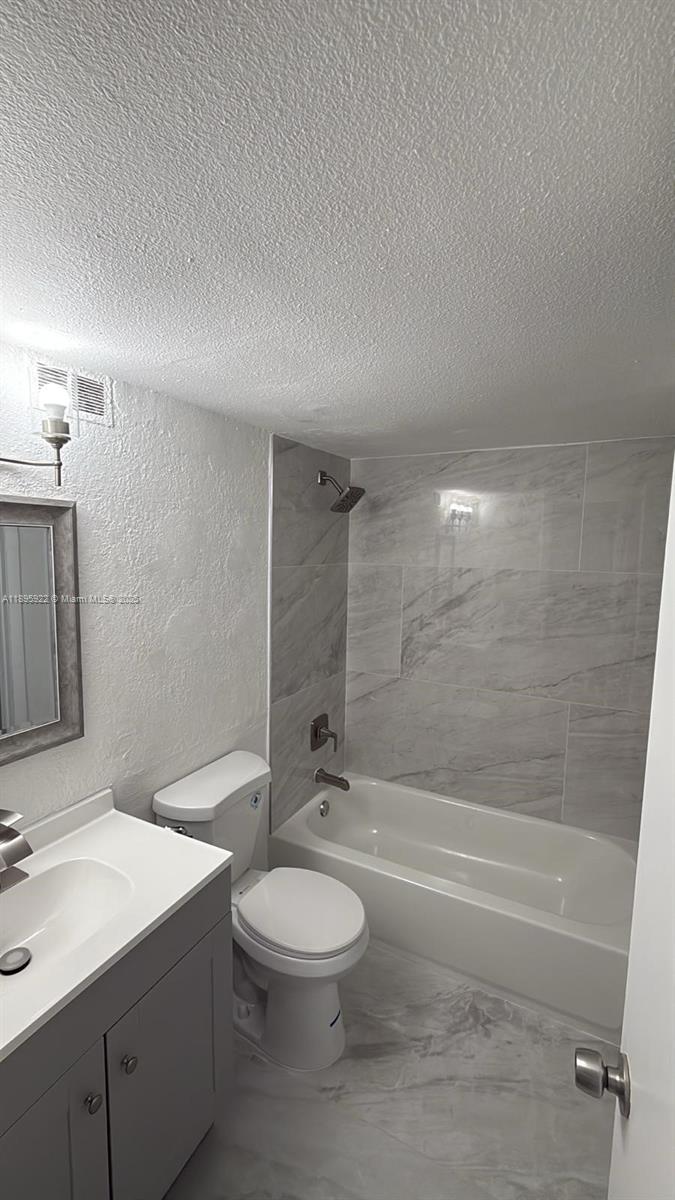HARBOUR POINTE OF MIAMI C - Residential