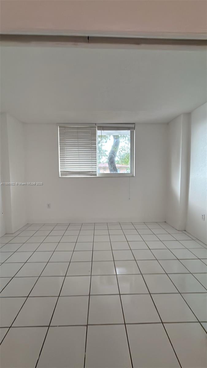 HARBOUR POINTE OF MIAMI C - Residential