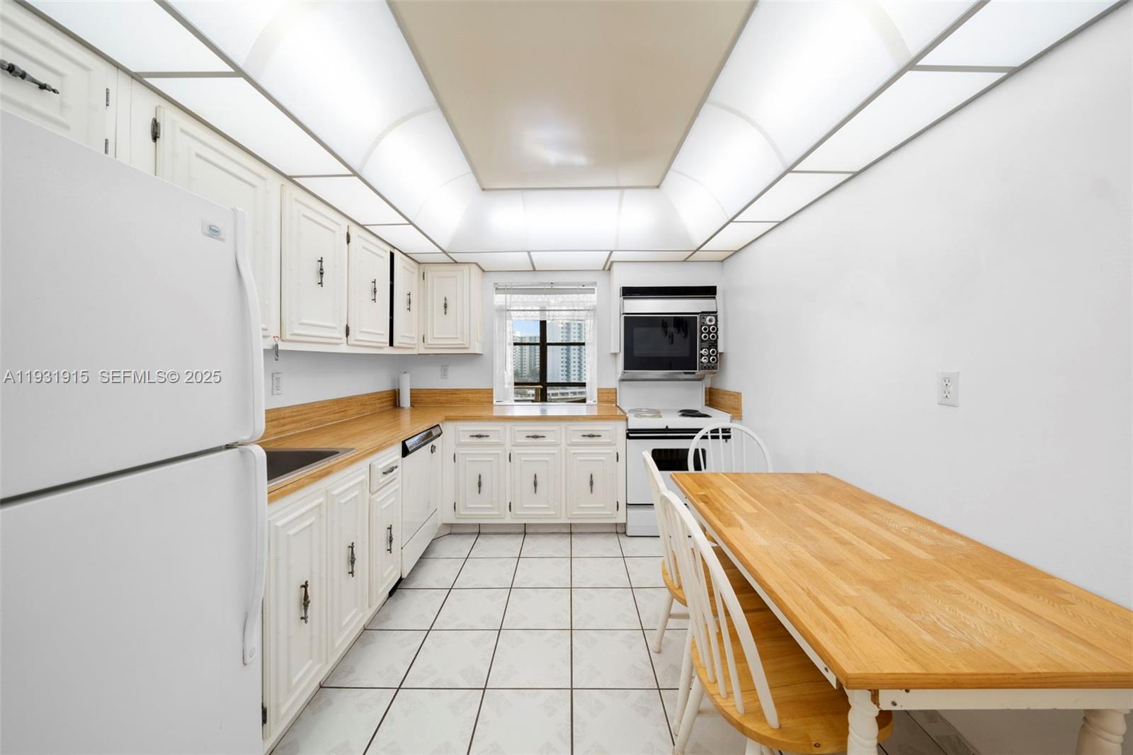 OCEANVIEW PARK CONDO - Residential Lease