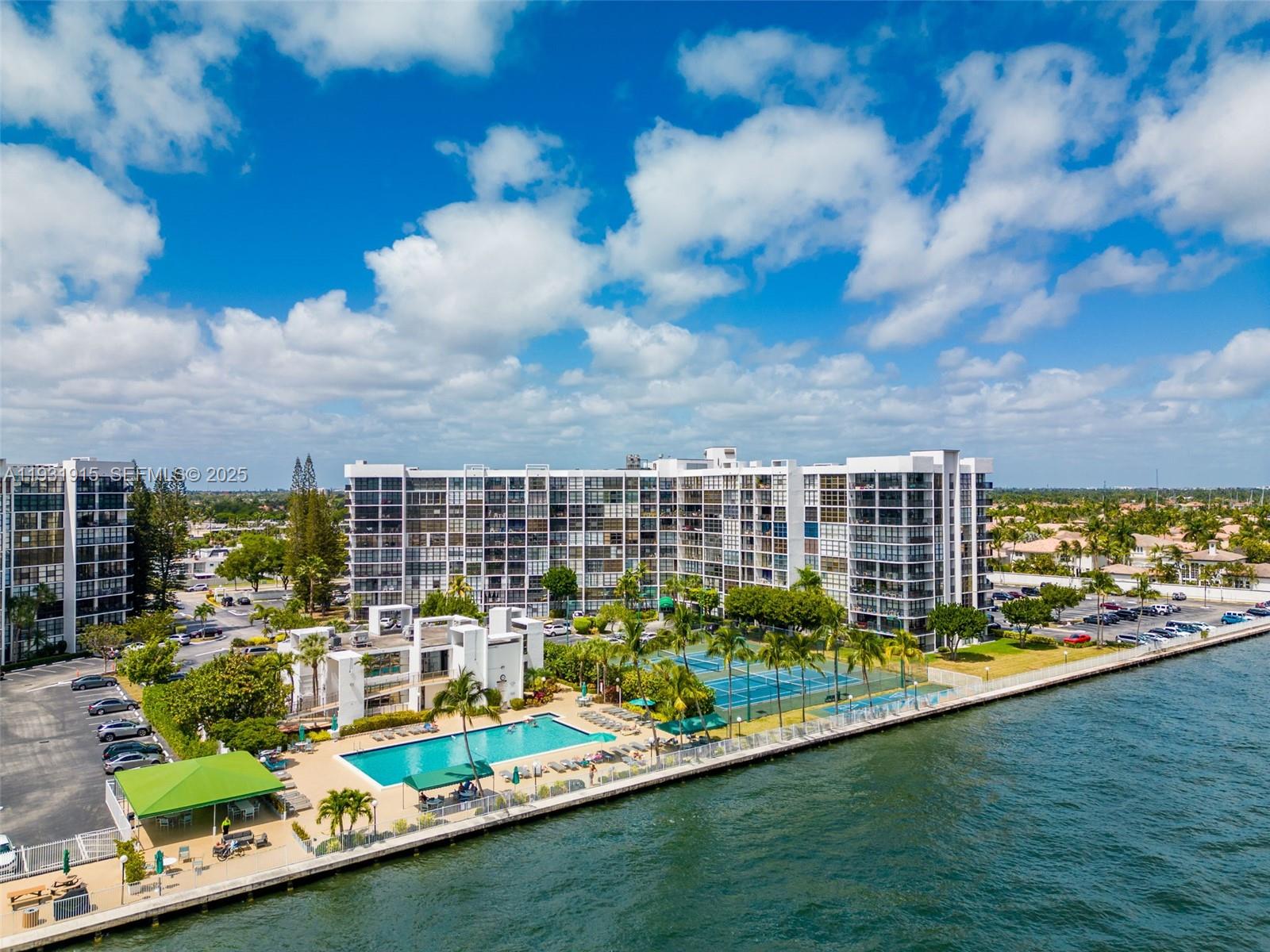 OCEANVIEW PARK CONDO - Residential Lease