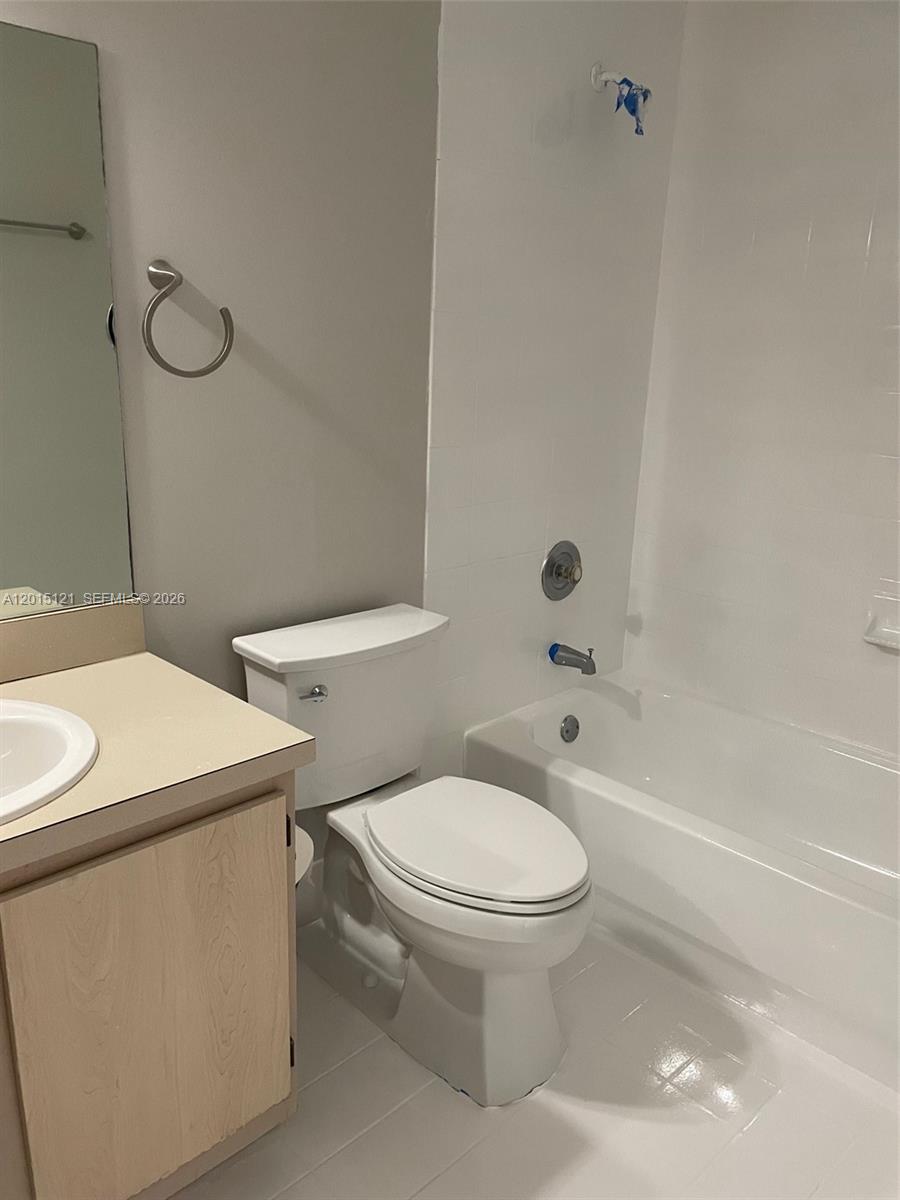 VILLAS DE TUSCANY CONDO - Residential Lease