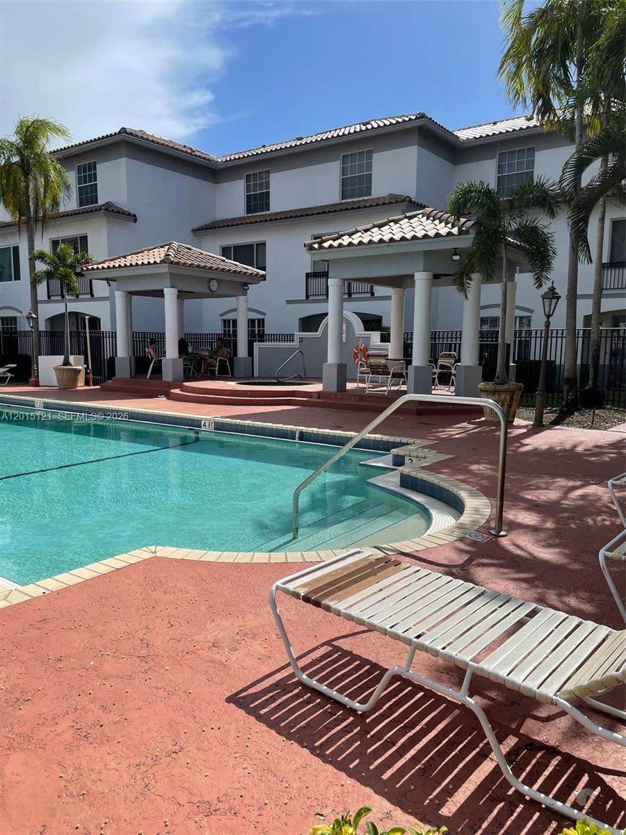 VILLAS DE TUSCANY CONDO - Residential Lease
