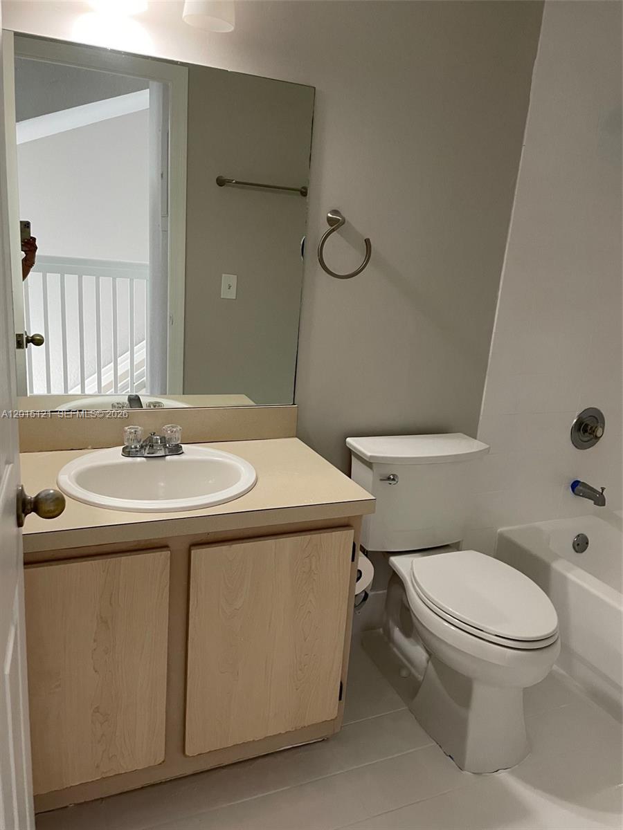 VILLAS DE TUSCANY CONDO - Residential Lease