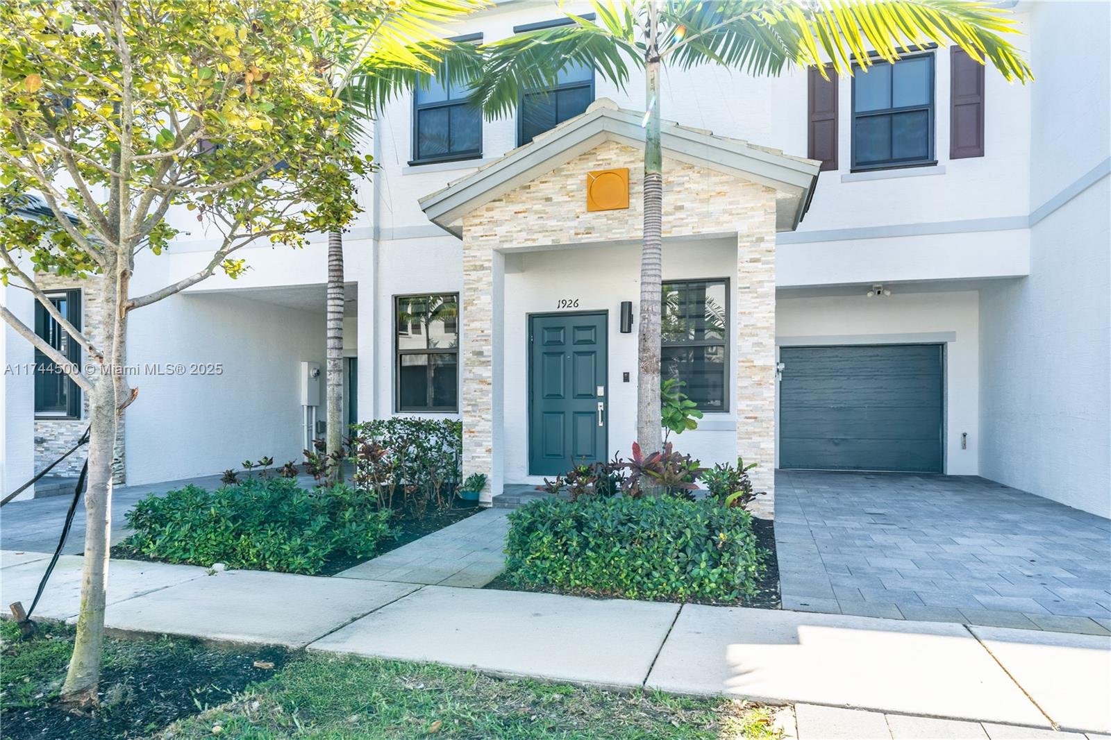Rental Property at 1926 Sw 5th Rd 1926, Fort Lauderdale, Broward County, Florida - Bedrooms: 3 
Bathrooms: 3  - $3,300 MO.