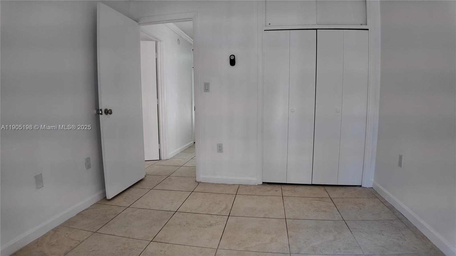 HOLLYWOOD GARDENS CONDOMI - Residential Lease