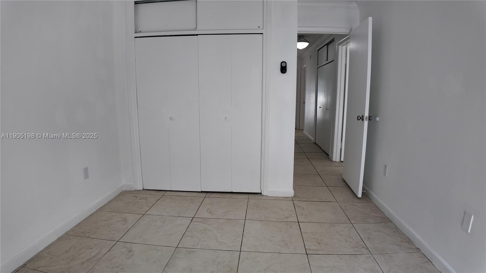 HOLLYWOOD GARDENS CONDOMI - Residential Lease