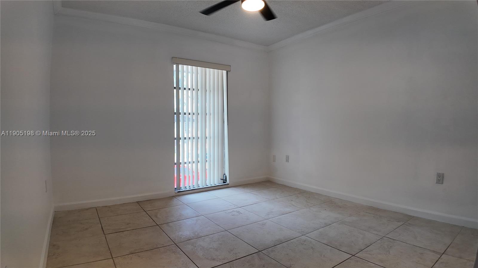 HOLLYWOOD GARDENS CONDOMI - Residential Lease