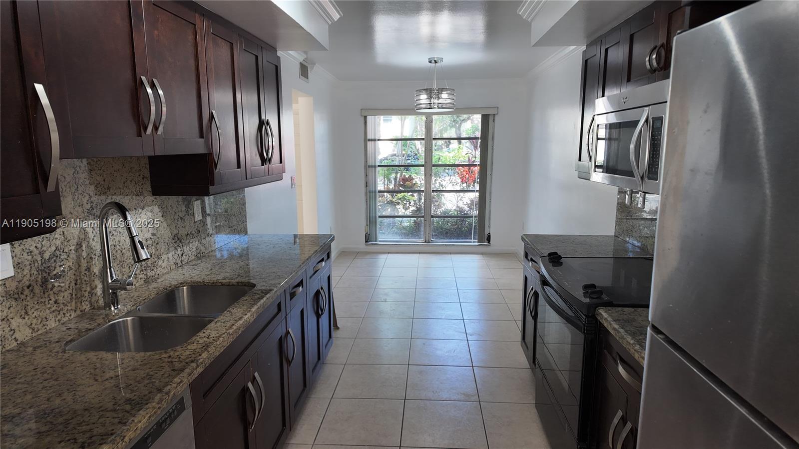 HOLLYWOOD GARDENS CONDOMI - Residential Lease