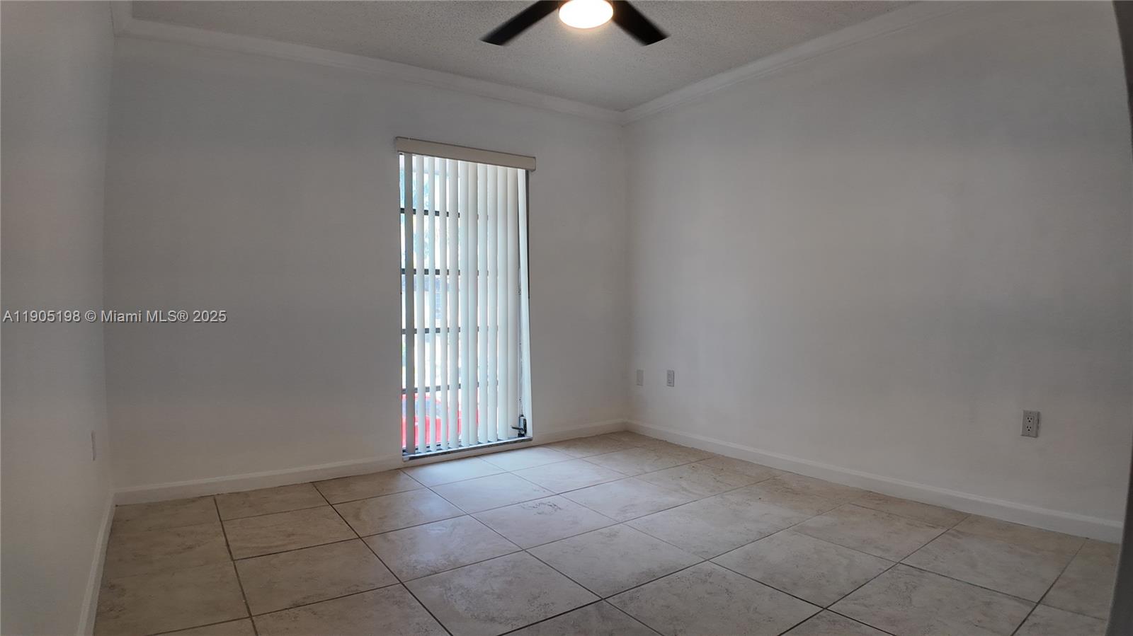 HOLLYWOOD GARDENS CONDOMI - Residential Lease