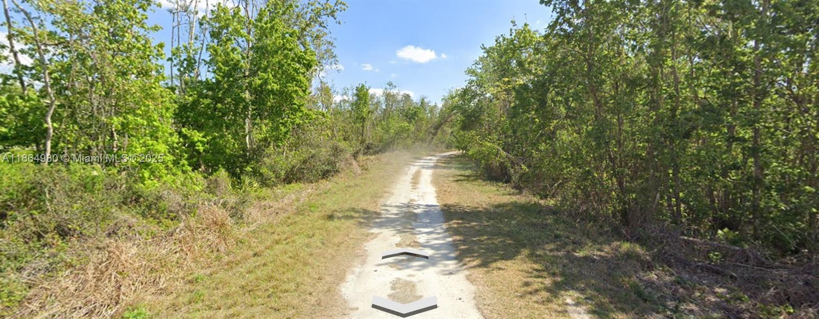 LEISURE LAKES - Land