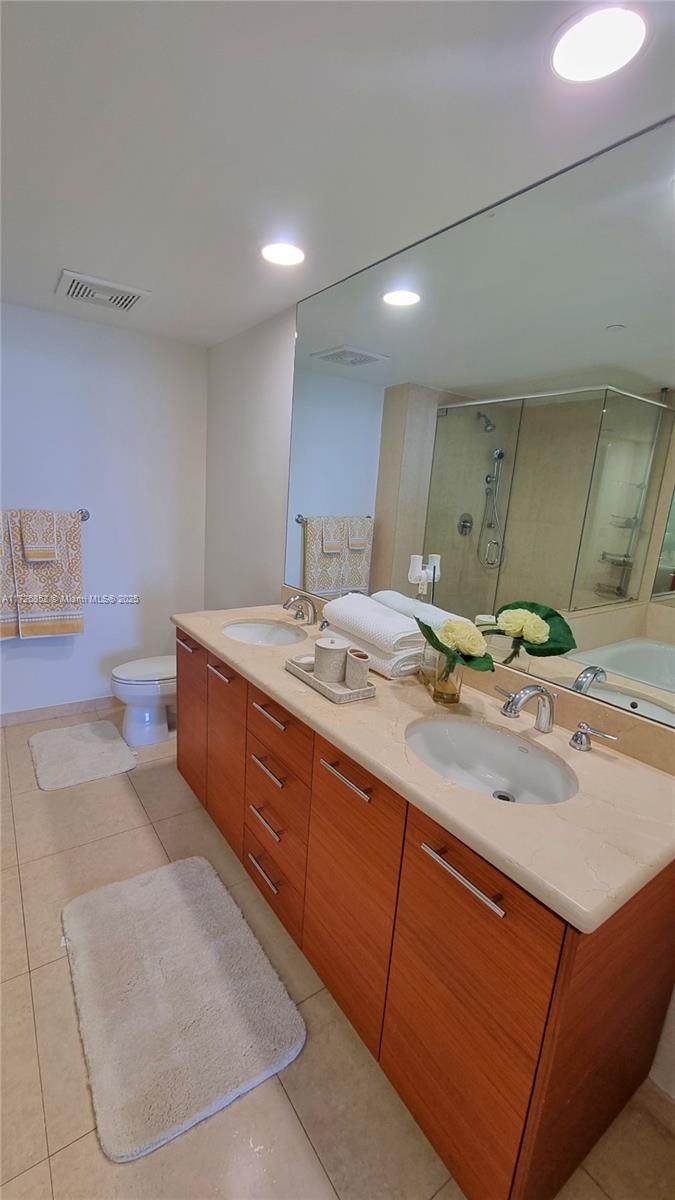 50 BISCAYNE CONDO - Residential