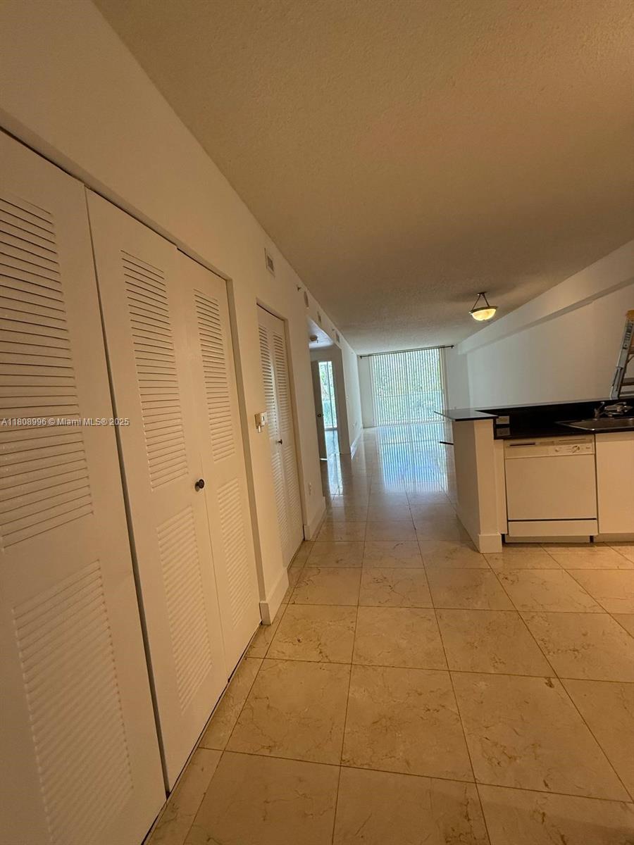 5099 Nw 7th St 403, Miami, Broward County, Florida - 2 Bedrooms  
1 Bathrooms - 