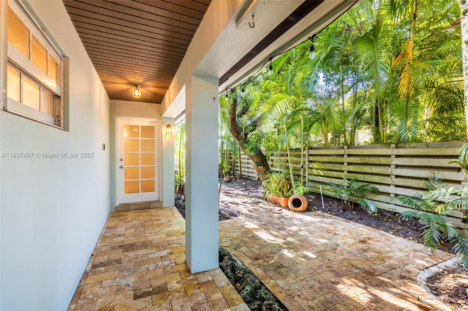 Unique rental on picturesque Lennox Drive in South Coconut Grove. 1BR/1.5BA duplex residence with wood flooring, vaulted wood-beamed ceilings & original fireplace. Lovely renovated kitchen features white wood cabinetry, butcher block countertops and stainless steel appliances. Separate extra room has potential as an office or storage room. Bedroom with updated ensuite bath. In unit washer/dryer. 2 parking spaces. Walk to the Grove village center’s galleries, boutiques, cafes and bayfront parks & marinas.