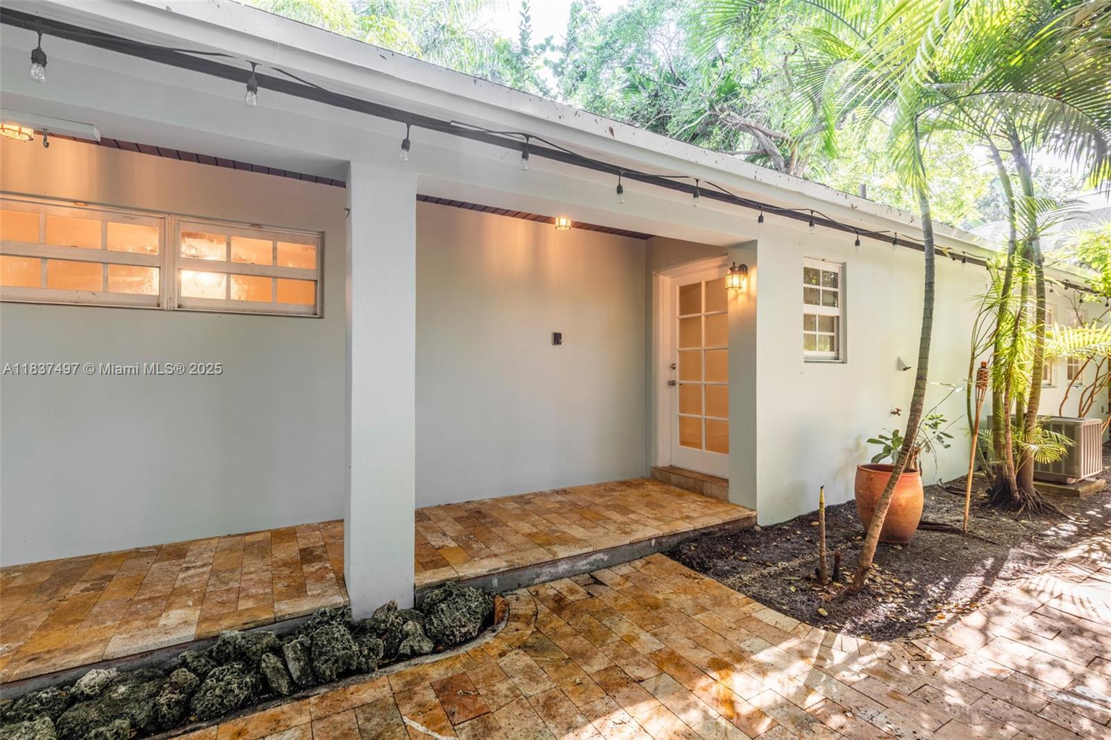 4235 Lennox Dr Front