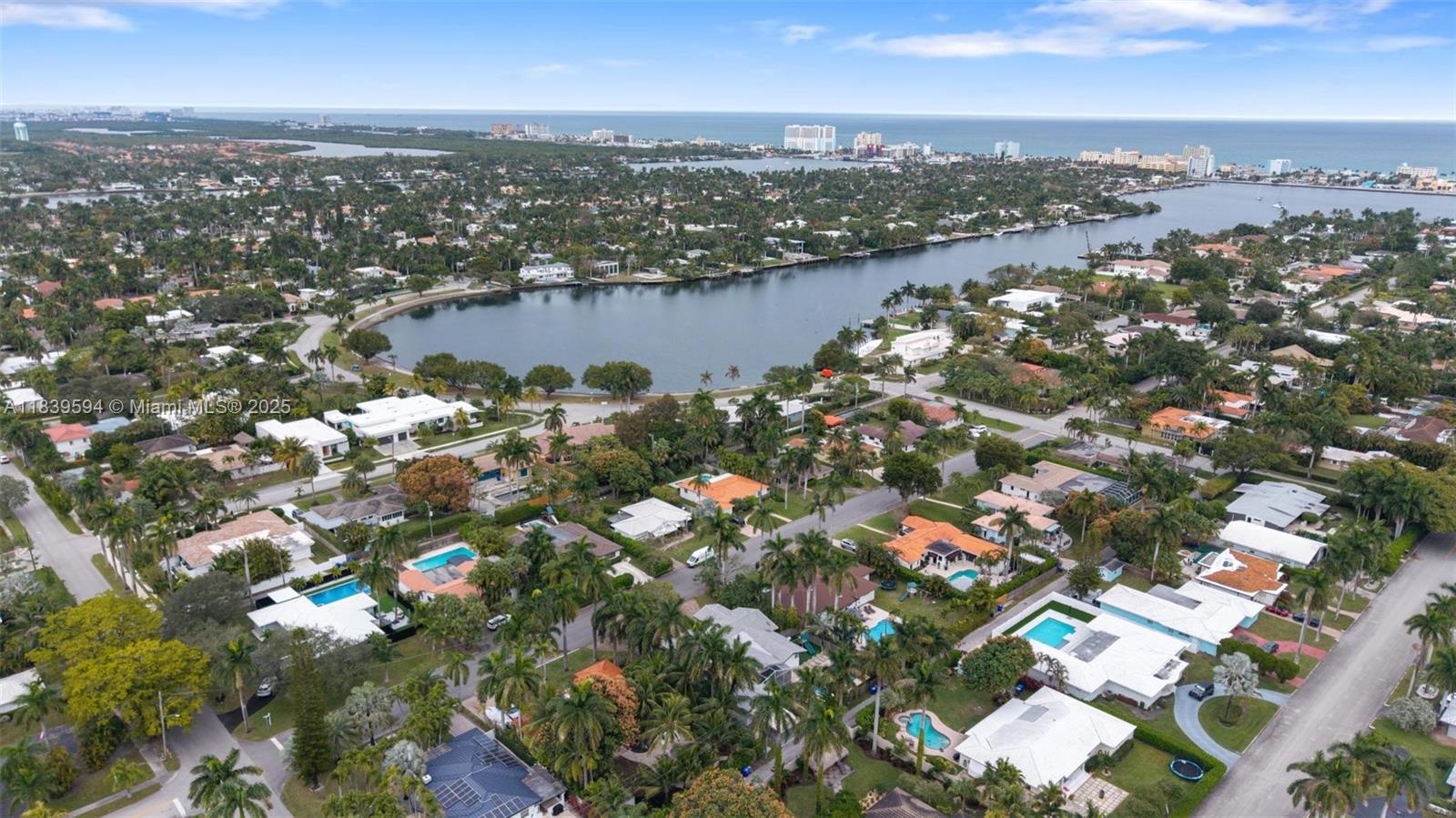 HOLLYWOOD LAKES SECTION - Residential