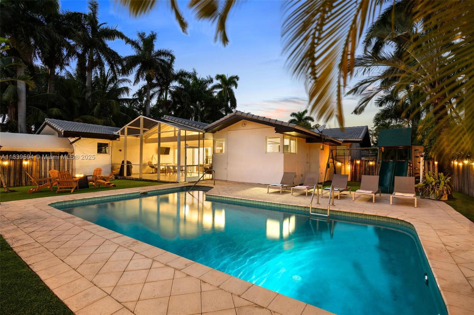 HOLLYWOOD LAKES SECTION - Residential