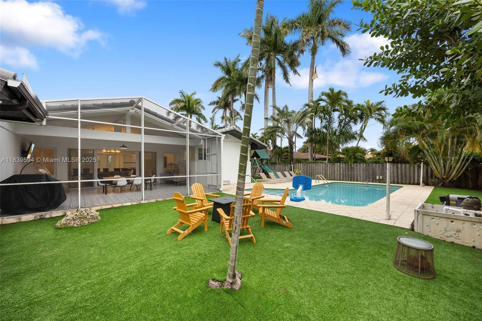 HOLLYWOOD LAKES SECTION - Residential