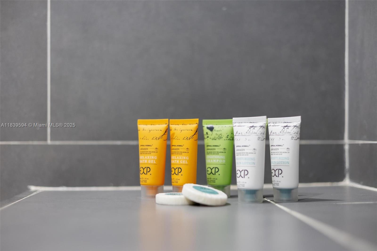 HOLLYWOOD LAKES SECTION - Residential