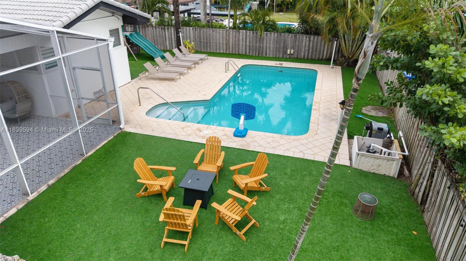 HOLLYWOOD LAKES SECTION - Residential