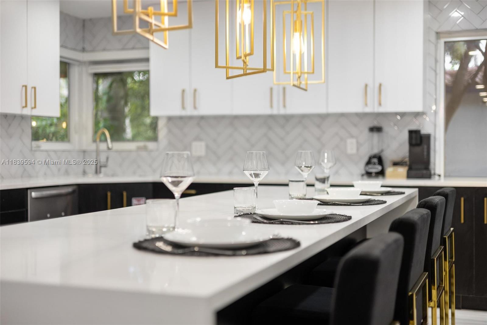 HOLLYWOOD LAKES SECTION - Residential