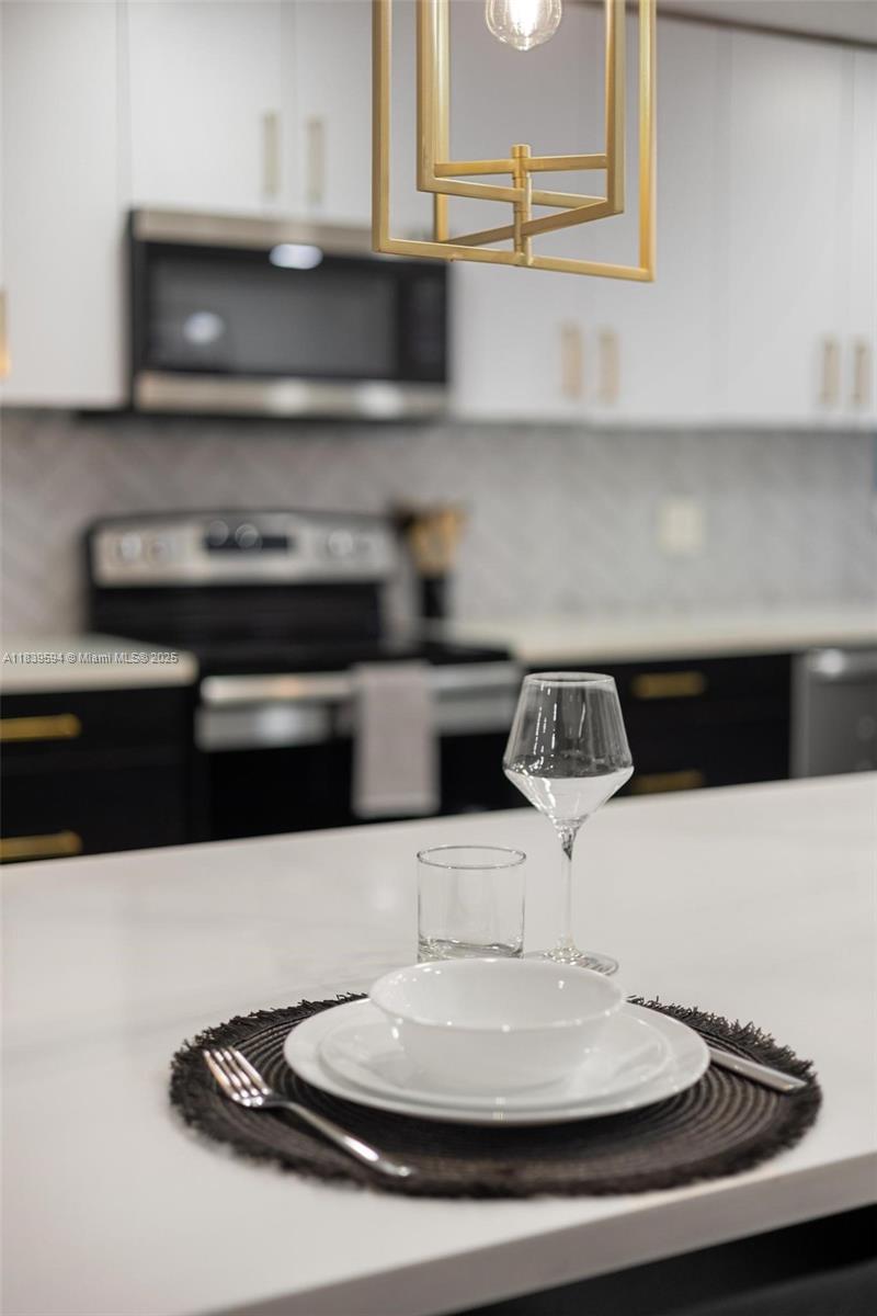 HOLLYWOOD LAKES SECTION - Residential