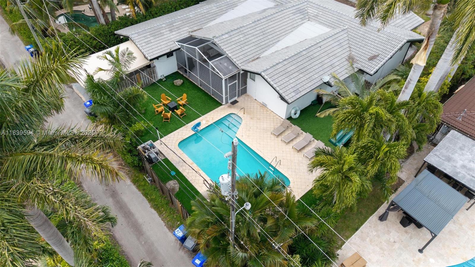 HOLLYWOOD LAKES SECTION - Residential