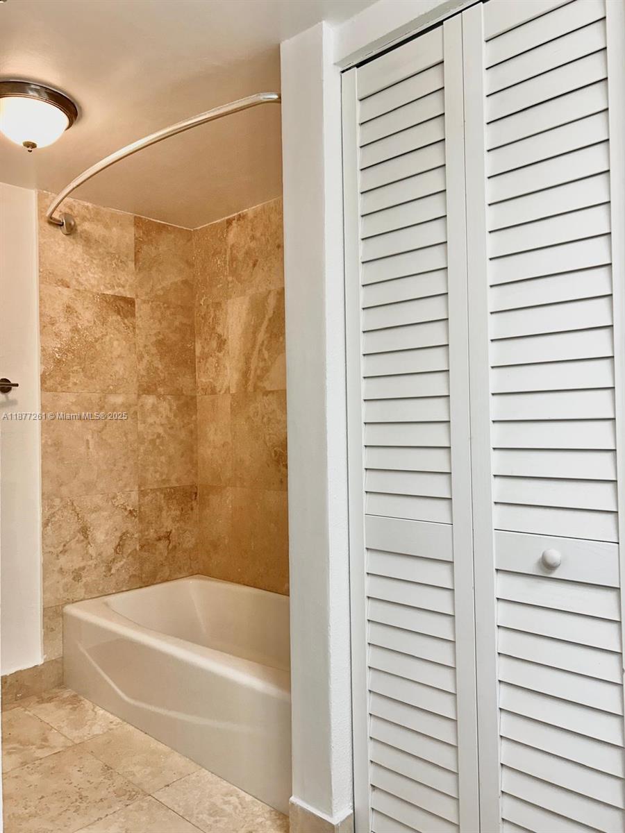 TENNIS CLUB II COURTS CON - Residential Lease