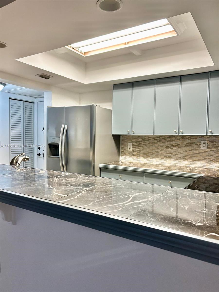 TENNIS CLUB II COURTS CON - Residential Lease