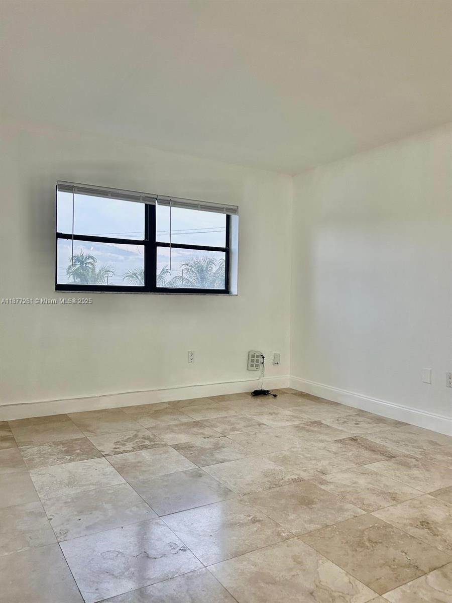 TENNIS CLUB II COURTS CON - Residential Lease